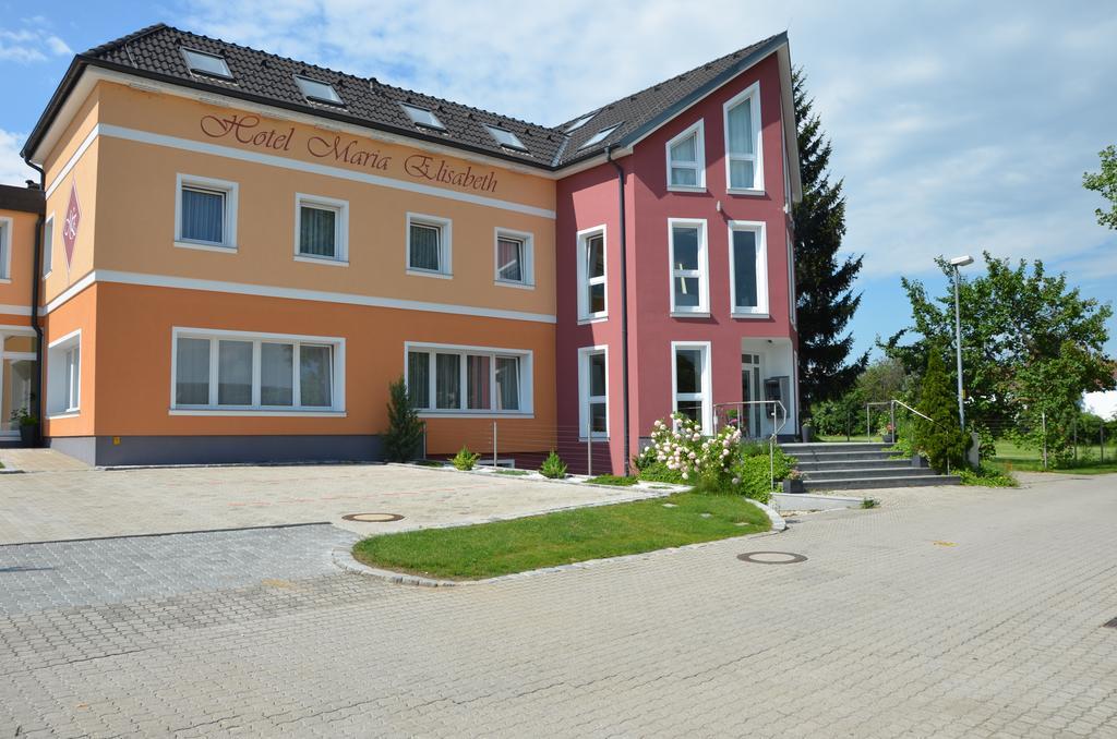 Hotel Maria Gramatneusiedl Exterior foto